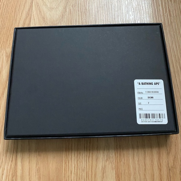 A BATHING APE CONDIMENT PLATES 
1 Orignial Box - 2 plates included - Picture 2 of 4